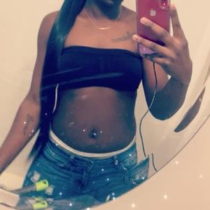 Meet your Posher, Iyasia